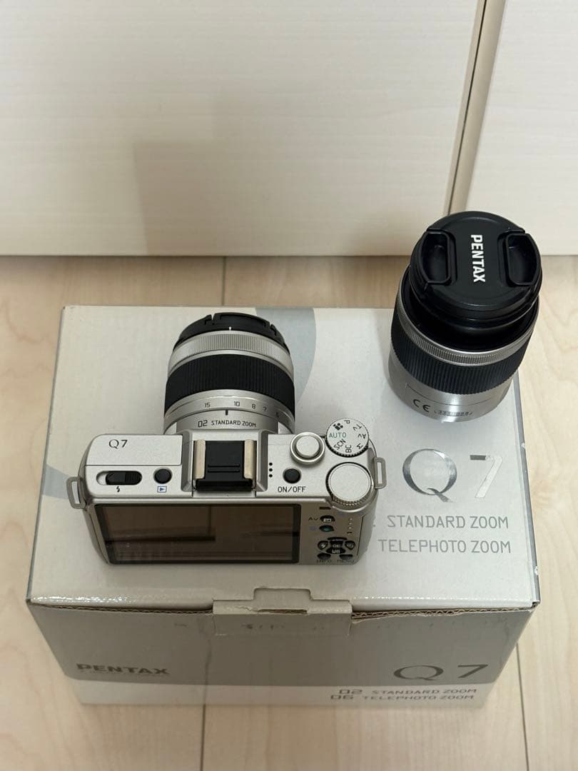 【美品】PENTAX Q7 ミラーレスカメラ レンズ2本付き