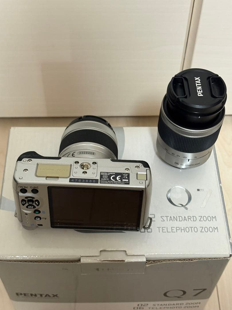【美品】PENTAX Q7 ミラーレスカメラ レンズ2本付き