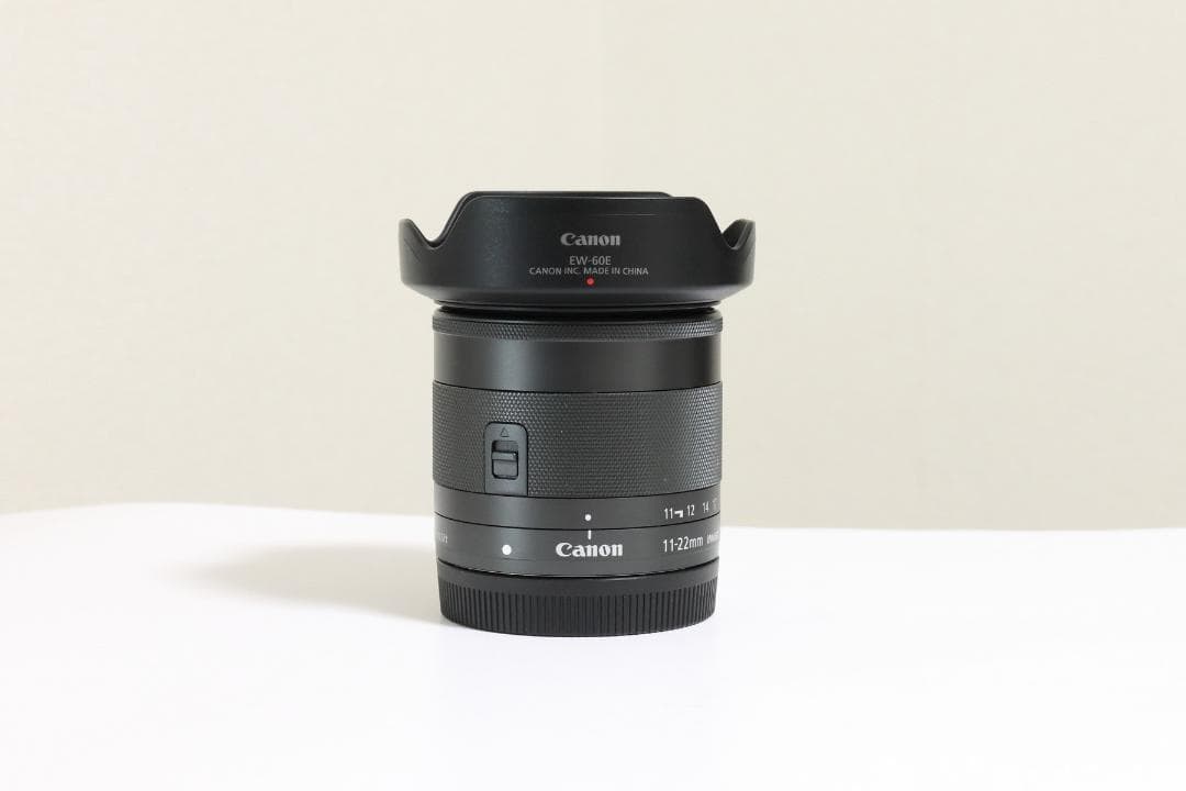 【値下げしました】Canon EF-M 11-22mm （フード付）
