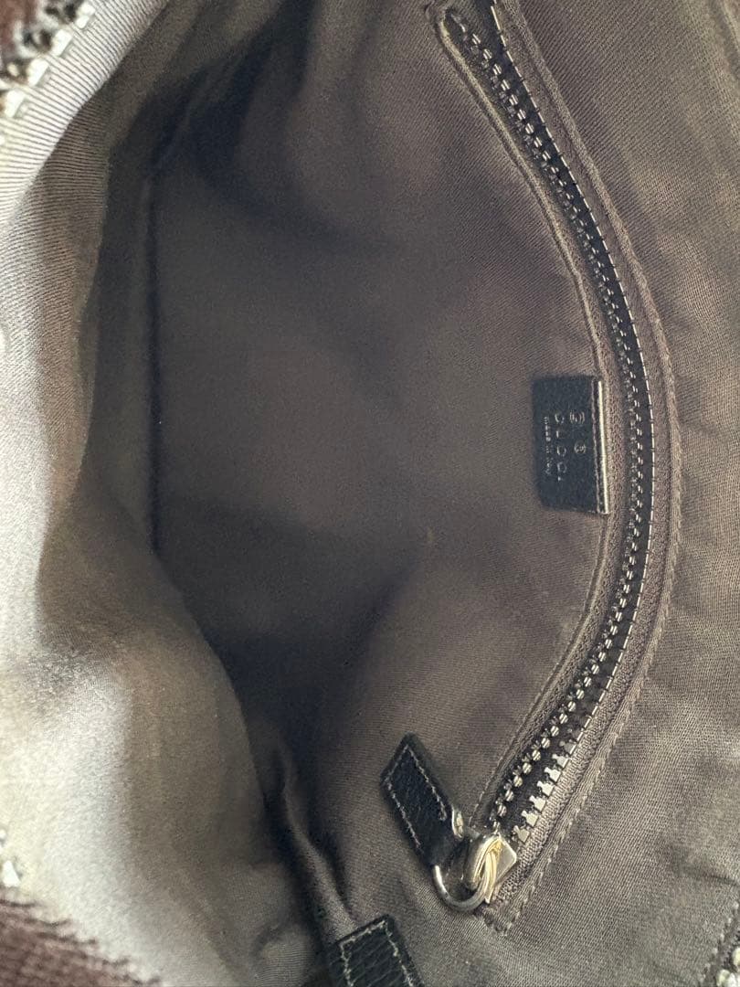 GUCCI グッチ　ショルダーバッグ　メッセンジャーバッグ　ナイロン