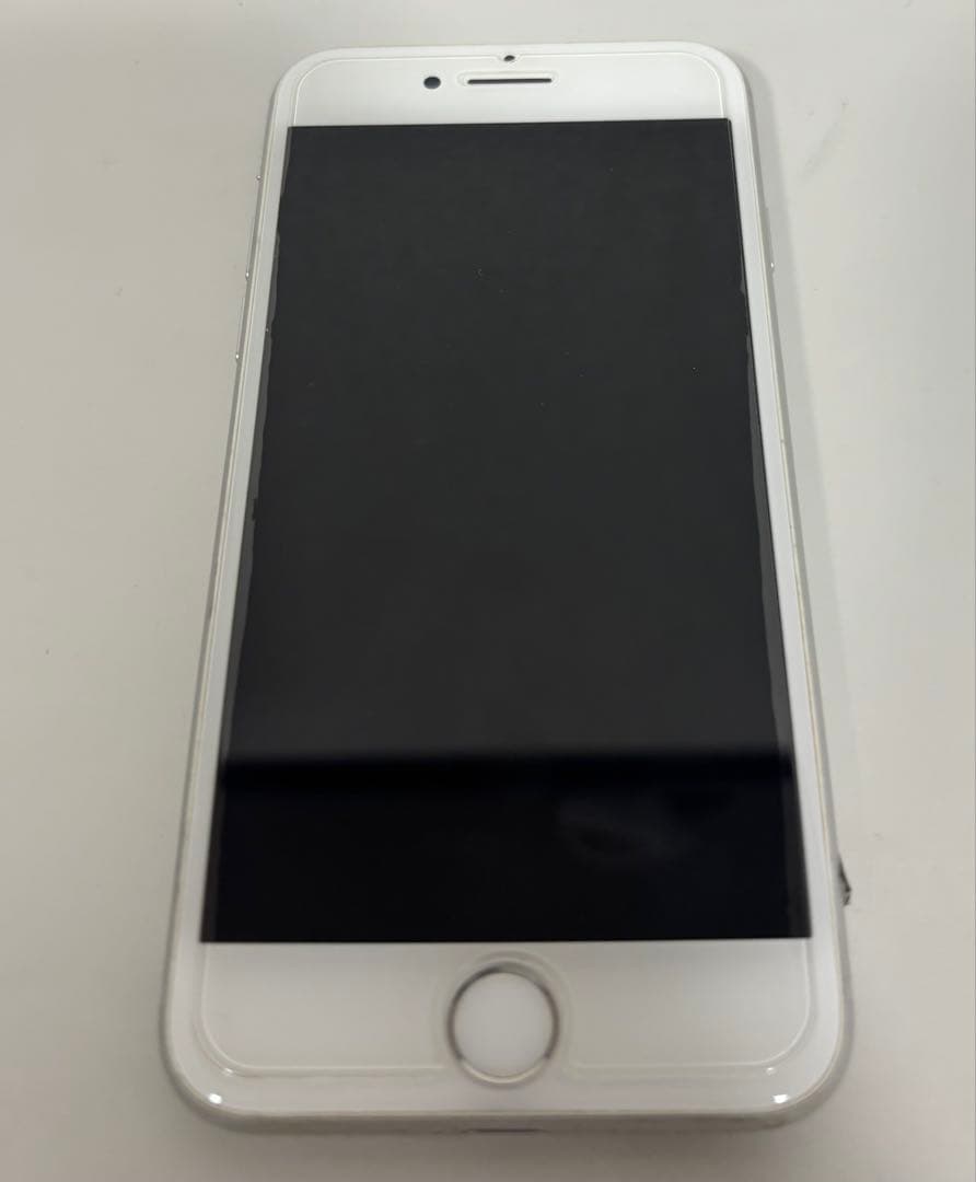 Apple iPhone 8 64GB 美品