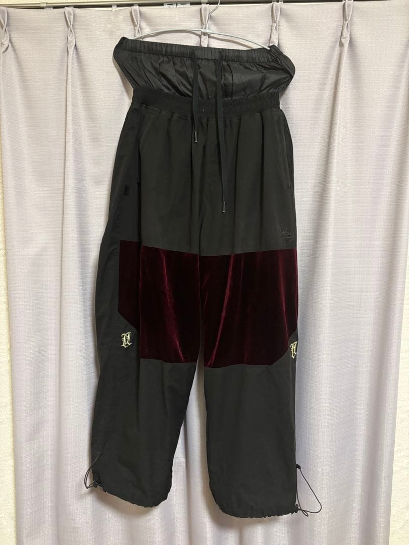 Libeliceのスノーパンツ ベロア赤色