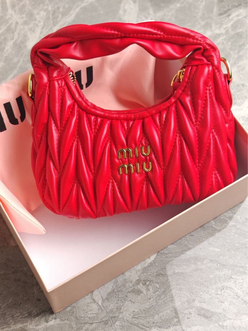 miu miu ミュウミュウ マテラッセ 2WAY ショルダーバッグ レッド美品