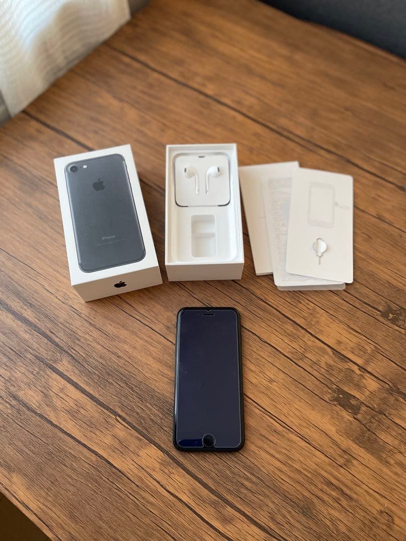 iPhone 7 ブラック 32GB SIMフリー