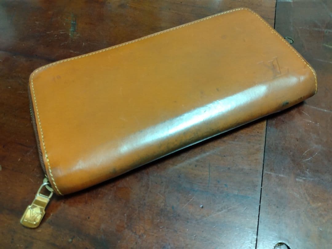 【本日限定特価】 LOUIS VUITTON Nomade Zippy