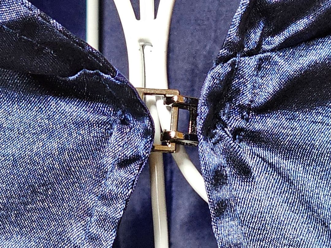 フード付き紺色サテンマント　半円