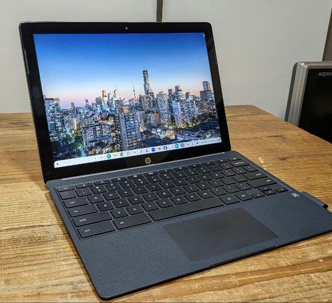 高性能HP Chromebook x2 12-f005TU　デタッチャブルタイプ