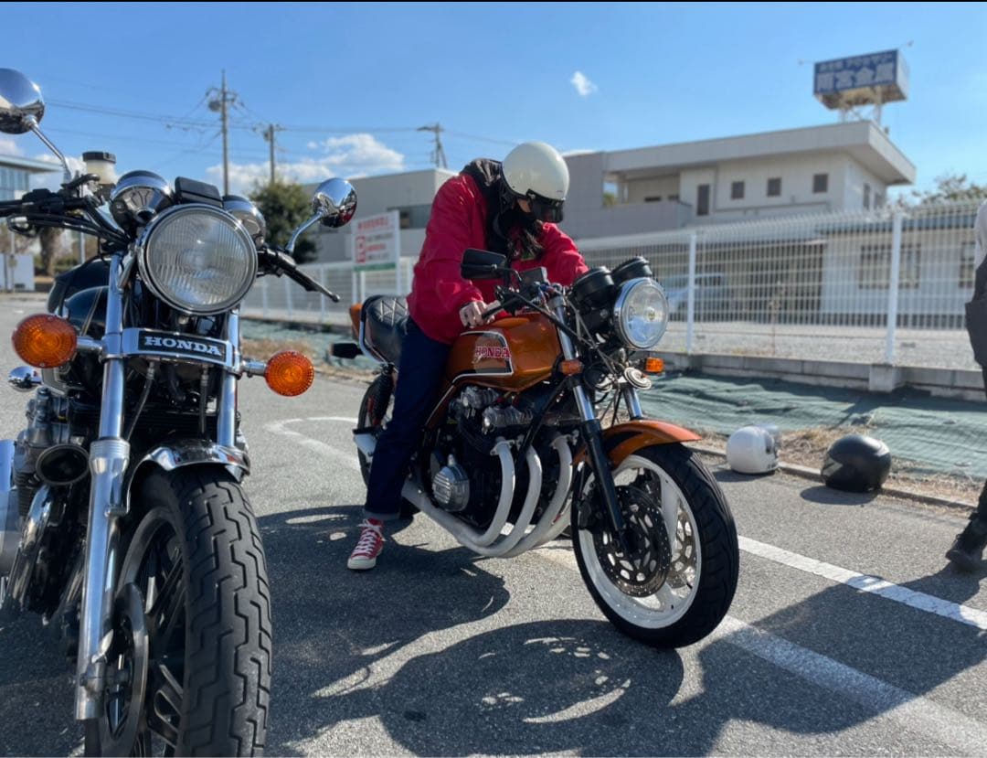 CB750F RC04 黒皮 タックロールシート タンデムシート