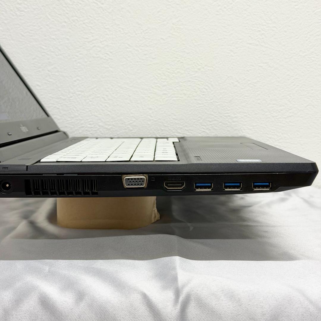 すぐに使えるWindows11 Pro搭載機　LIFEBOOK　 A577/R