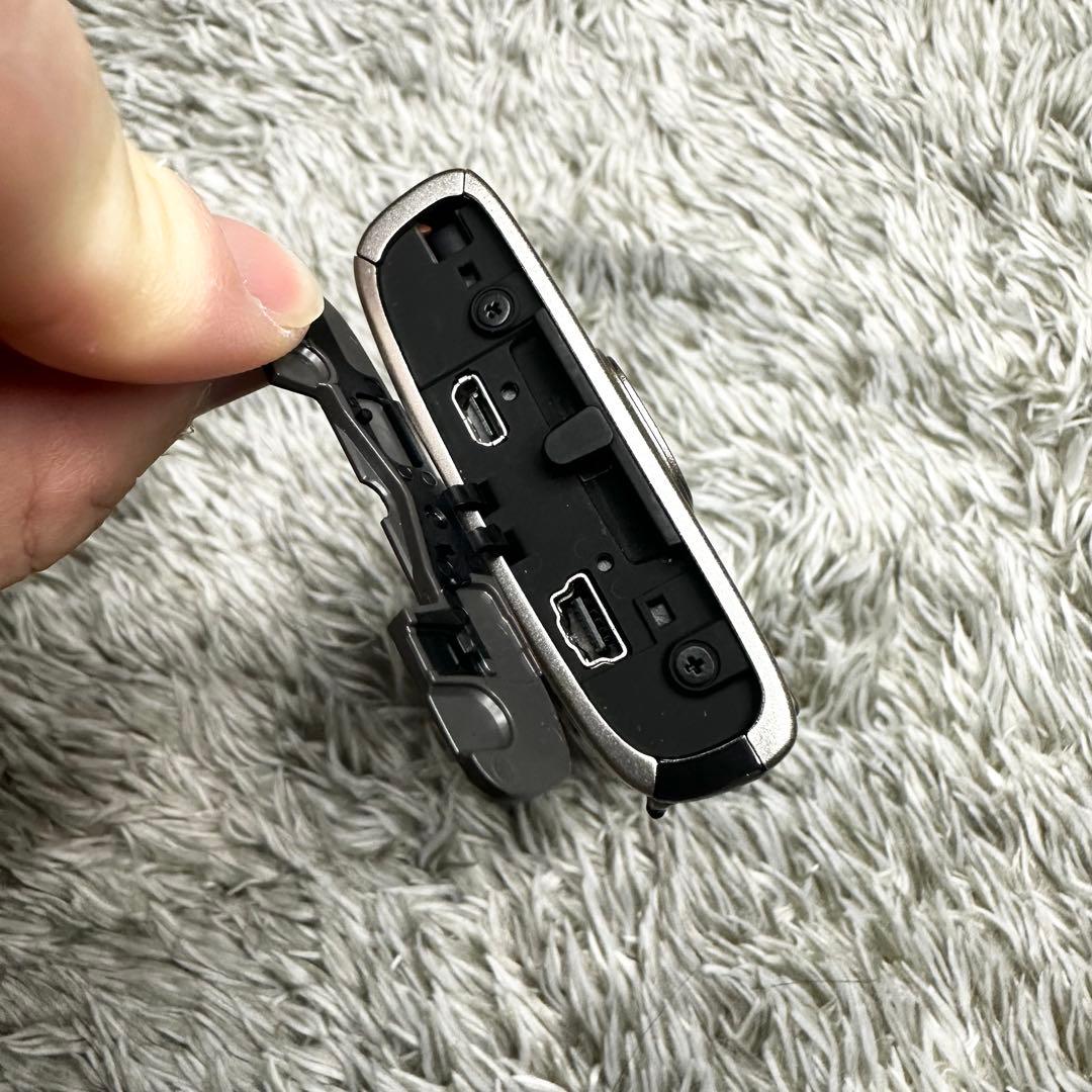 【美品】Canon IXY 650 シルバー コンパクトデジタルカメラ　充電器