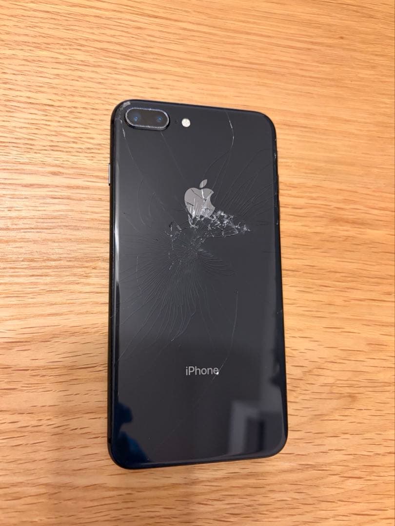 iPhone 8 Plus スペースグレイ 64GB