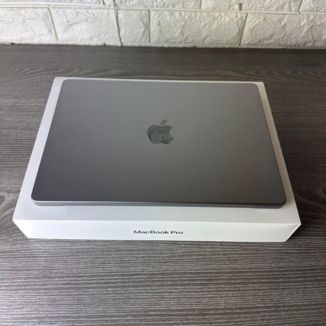 (極美品) MacBook Pro 2021 M1 MAX