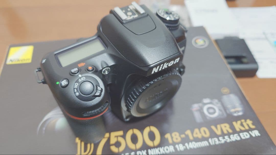 Nikon D7500 18-140 レンズキット