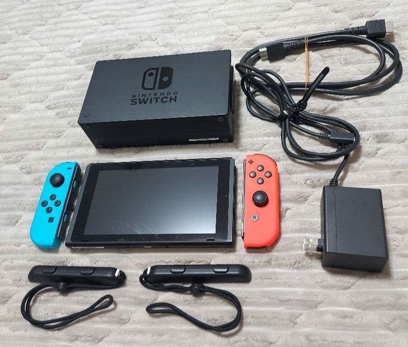 特価品　Nintendo Switch 本体 ブルーレッド Joy-Con