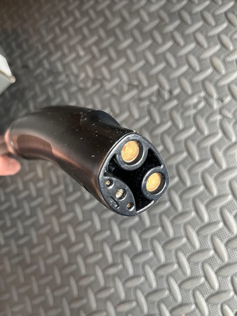 テスラCHAdeMO アダプター