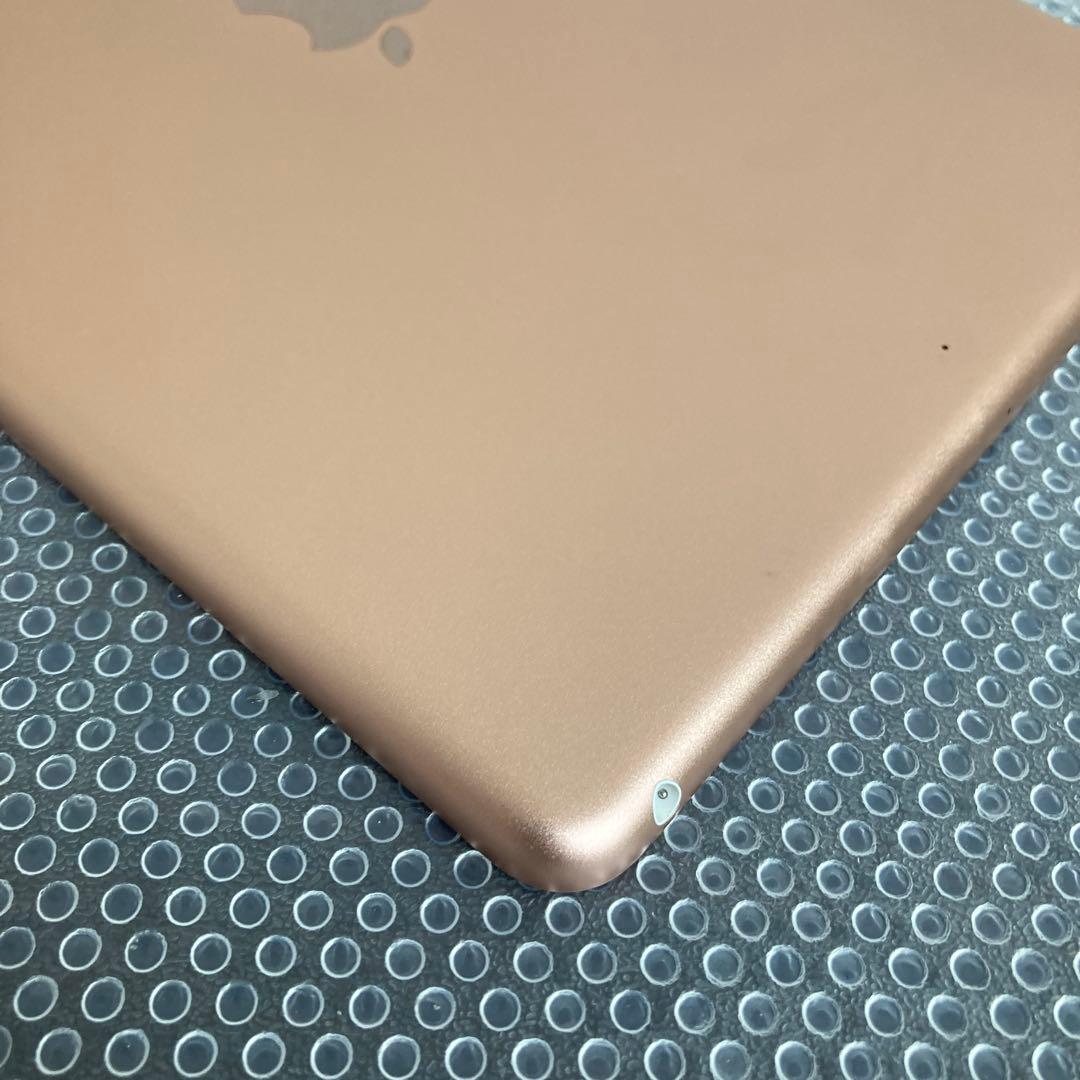 1076 電池最良好☆比較的美品☆iPad6 第6世代 32GB WIFIモデル