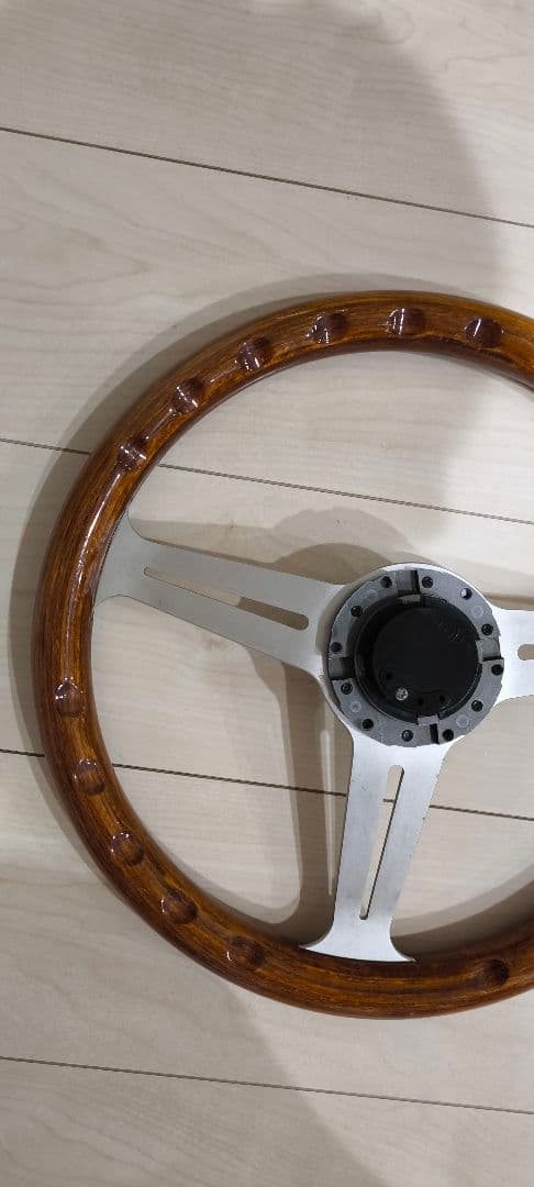ステアリング　ポール・リカール　ナルディホーンボタン付き！　中古品