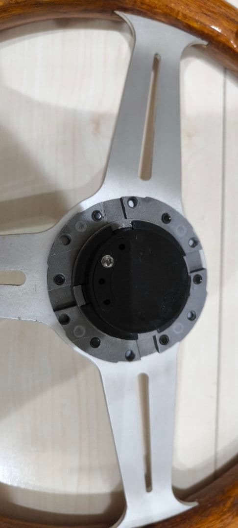 ステアリング　ポール・リカール　ナルディホーンボタン付き！　中古品