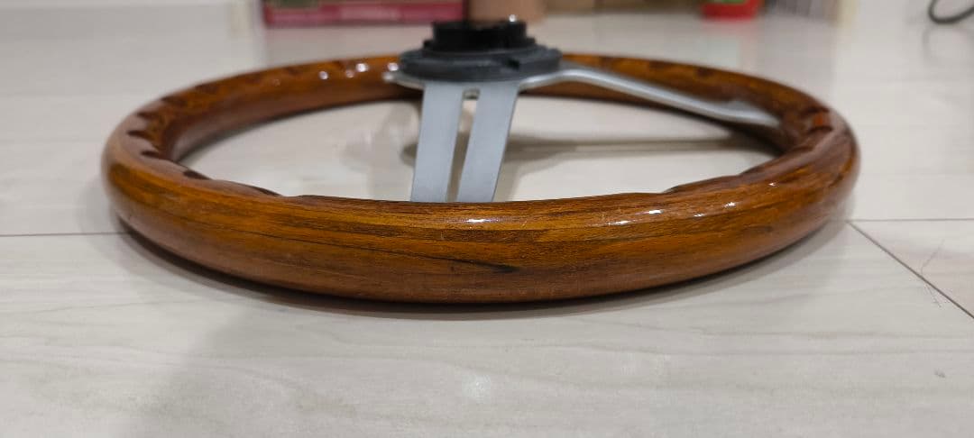 ステアリング　ポール・リカール　ナルディホーンボタン付き！　中古品