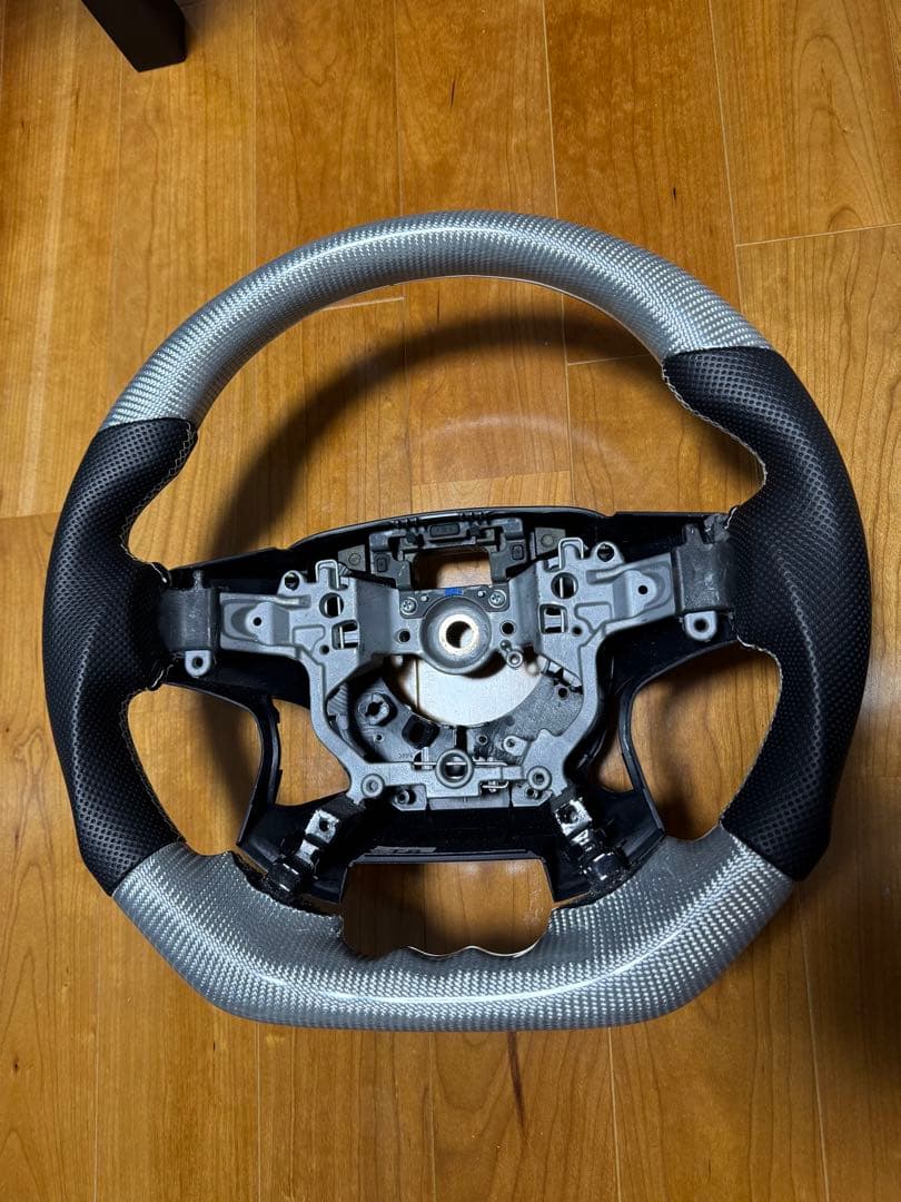 [埼玉★こうちぇるさん専用]スポーツステアリング ブラック シルバー