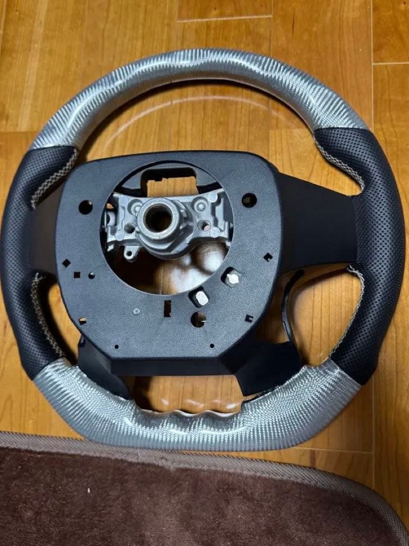 [埼玉★こうちぇるさん専用]スポーツステアリング ブラック シルバー