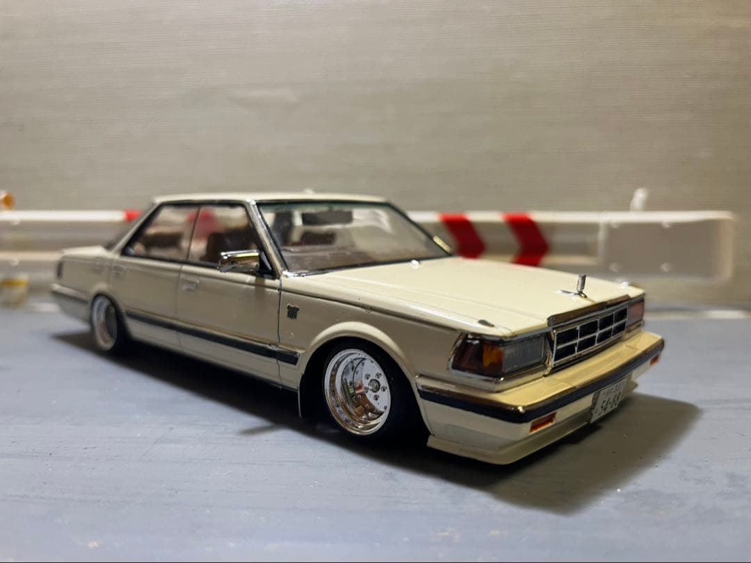 セドリック　プラモデル　完成品