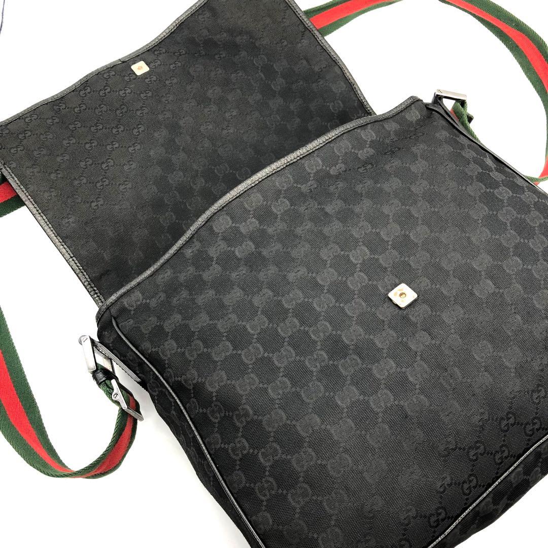 【大容量】GUCCI メッセンジャーバッグ GGキャンバス シェリーライン 黒