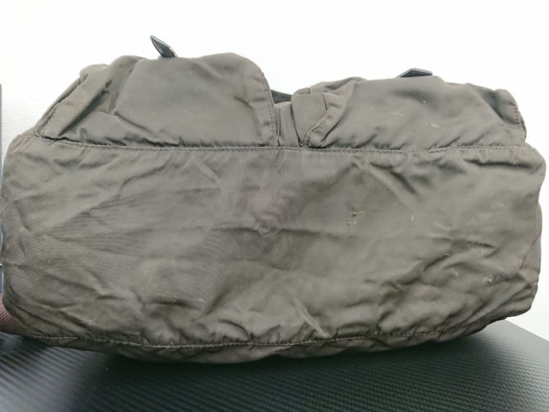 B プラダ PRADA ナイロン メッセンジャーバッグ カーキ ダークブラウン