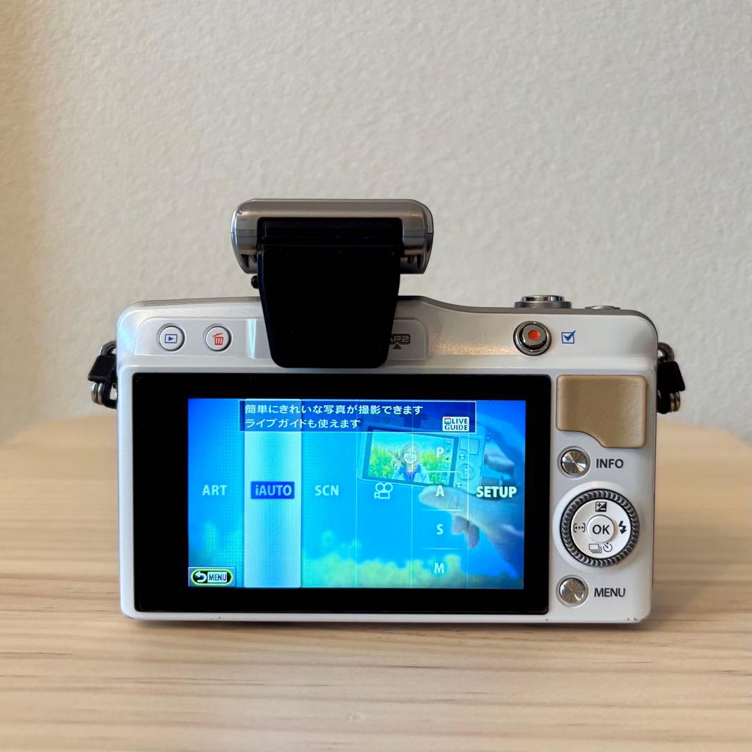OLYMPUSオリンパス PEN mini E-PM2 ホワイト ミラーレス一眼