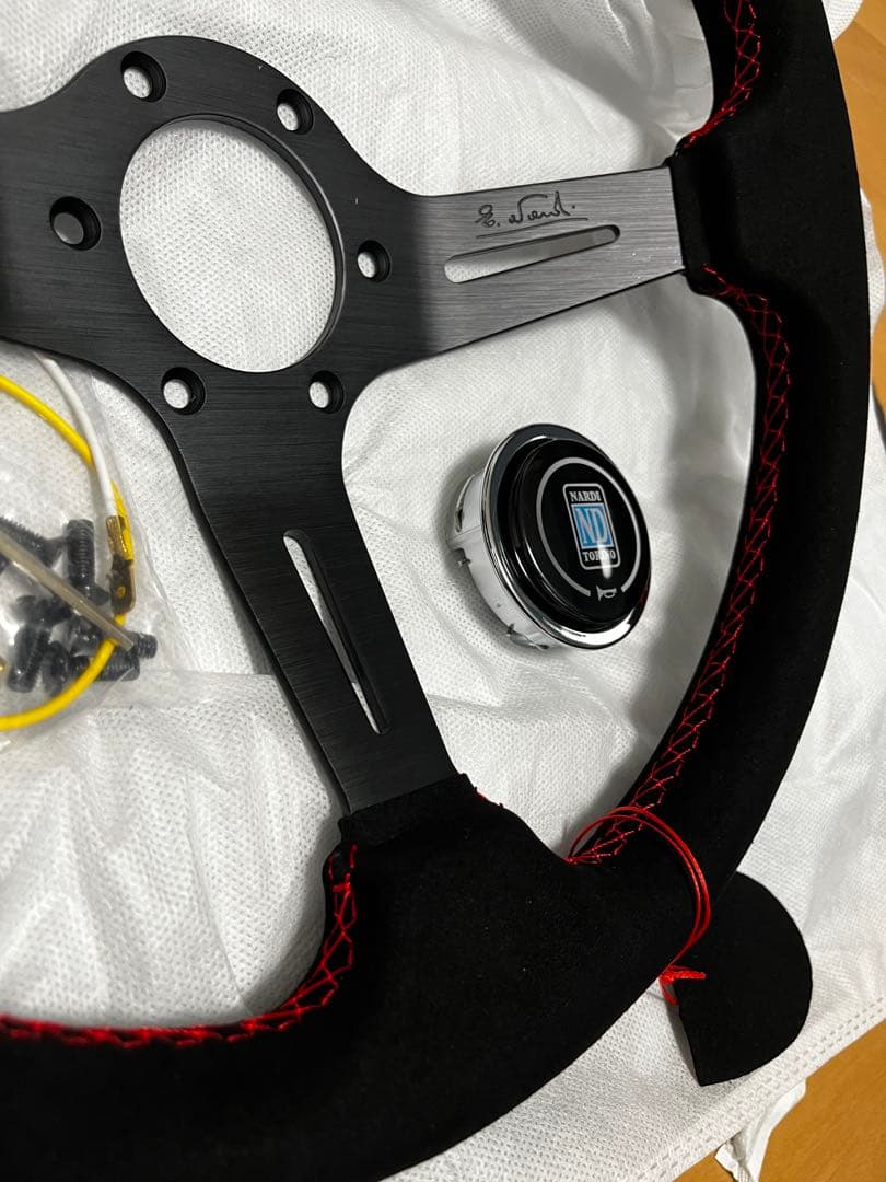 ディッシュアルミ製、スウェード、ナルディ、レッドステッチステアリング