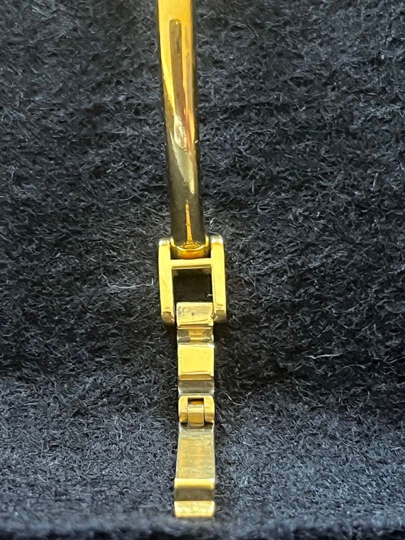 GUCCIグッチ時計　レディース腕時計　1600 ゴールドバングル　ジャンク品