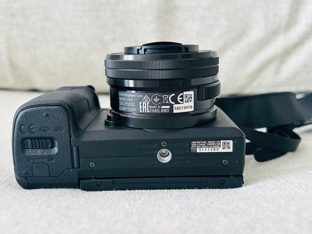 Sony α6400 本体＋16-50mm レンズキット 元箱あり