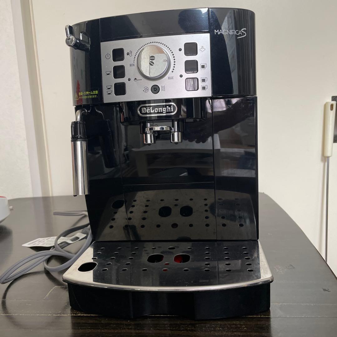 デロンギ 全自動コーヒーマシン マグニフィカS ECAM22112B