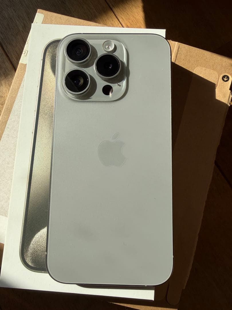 SIMフリー　修理歴無し　Apple iPhone15Pro 256GB