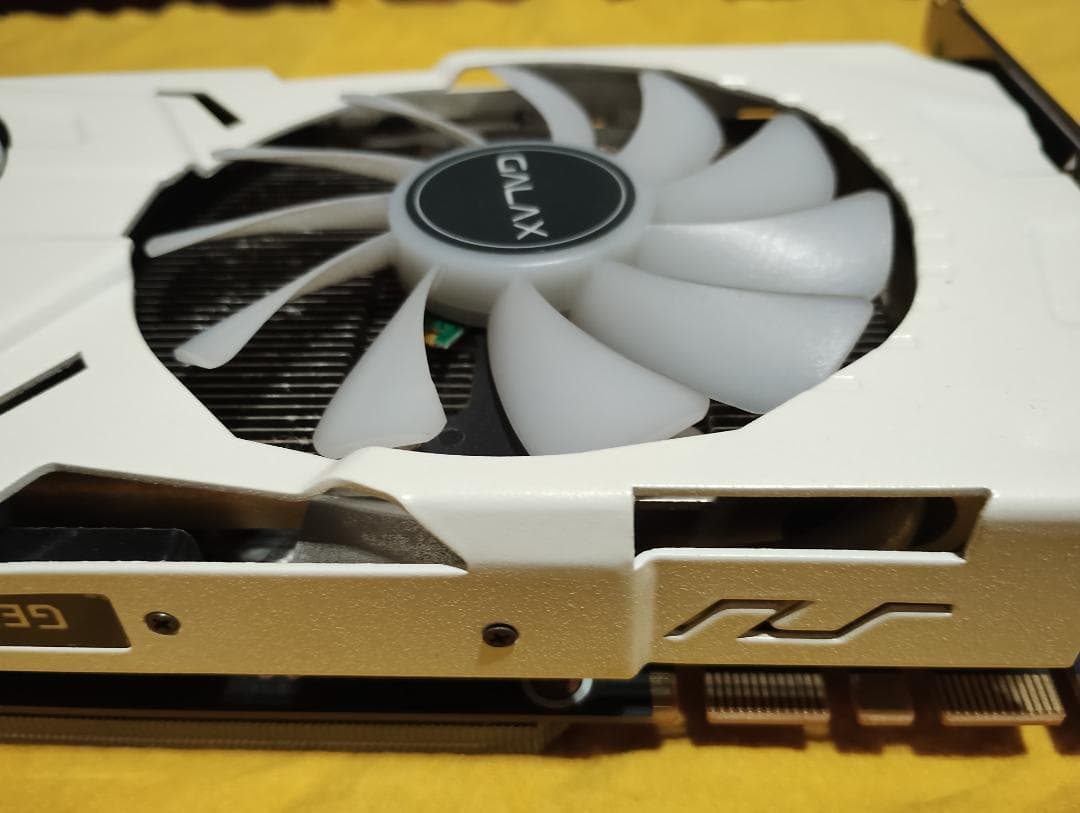 送料無料★玄人志向★GALAKURO★GK-GTX1080-E8GB/WHITE