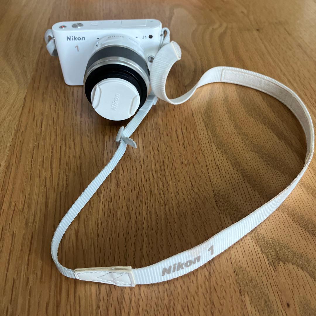 Nikon 1 J1 ホワイト デジタル一眼レフカメラ