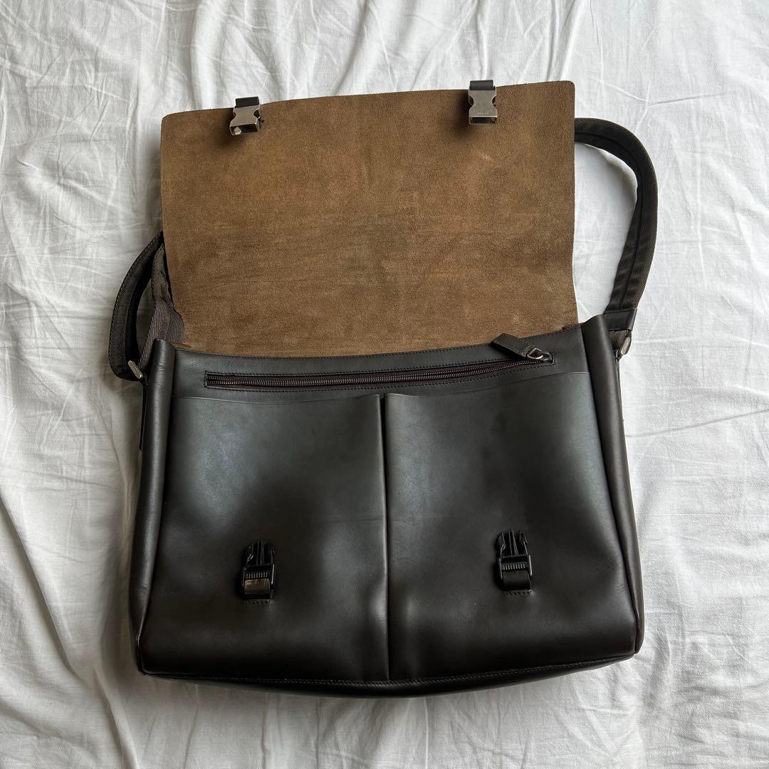 バッグ PRADA leather messenger bag dark brown