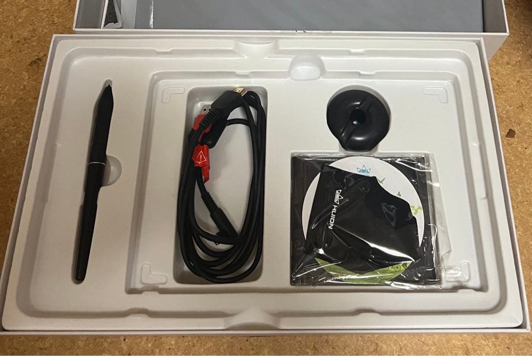 HUION KAMVAS 13 本体