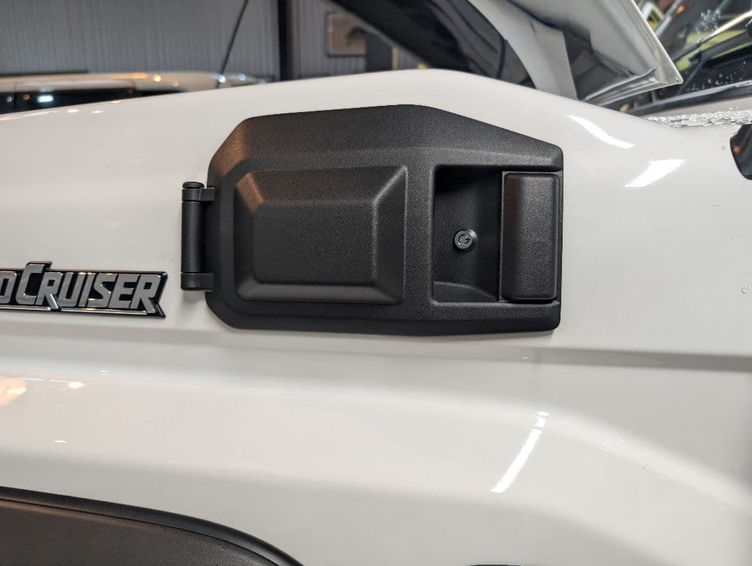 ゴ*0様 ランクル70再再販(GDJ76W) 尿素リッドカバー 鍵付き加工