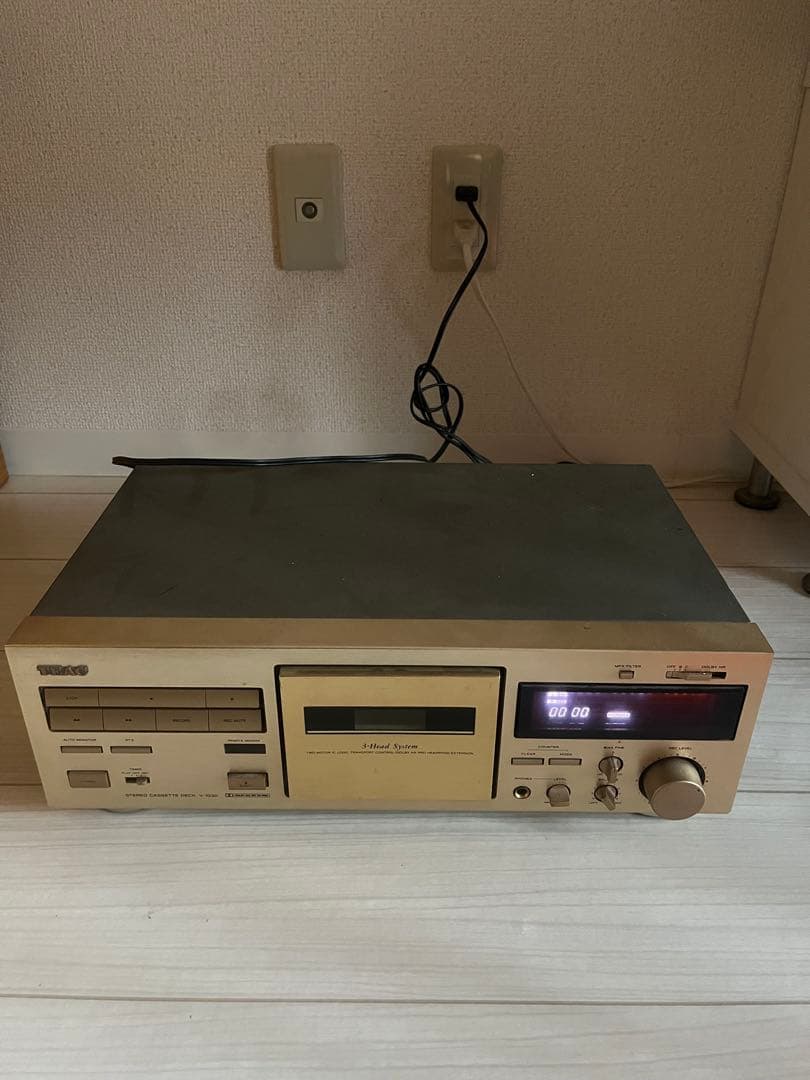 TEAC V-1030 カセットデッキ ティアック オーディオ機器　通電確認のみ