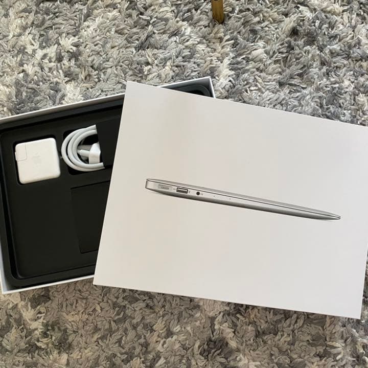 【動作問題なし】MacBook Air 13インチ256GB UK配列Intel