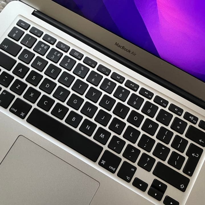 【動作問題なし】MacBook Air 13インチ256GB UK配列Intel