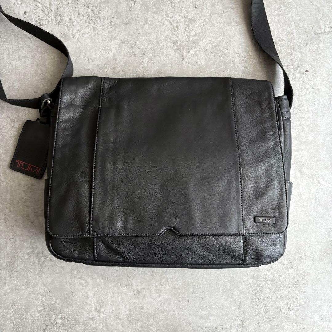 【ぺ様】TUMI メッセンジャー ショルダーバッグ ナッパレザー 通勤 通学