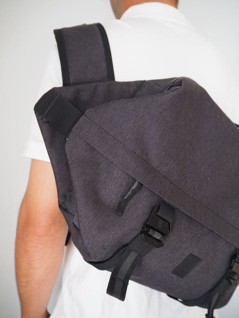 CHROME クローム ダークグレー メッセンジャーバッグ