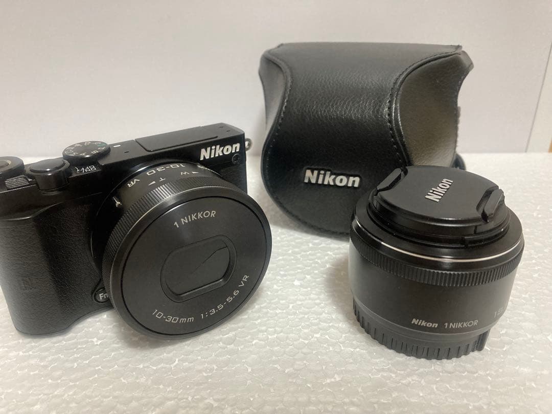 ☆お盆値下げ【美品/人気カラー】NIKON 1 J5 ダブルレンズキット