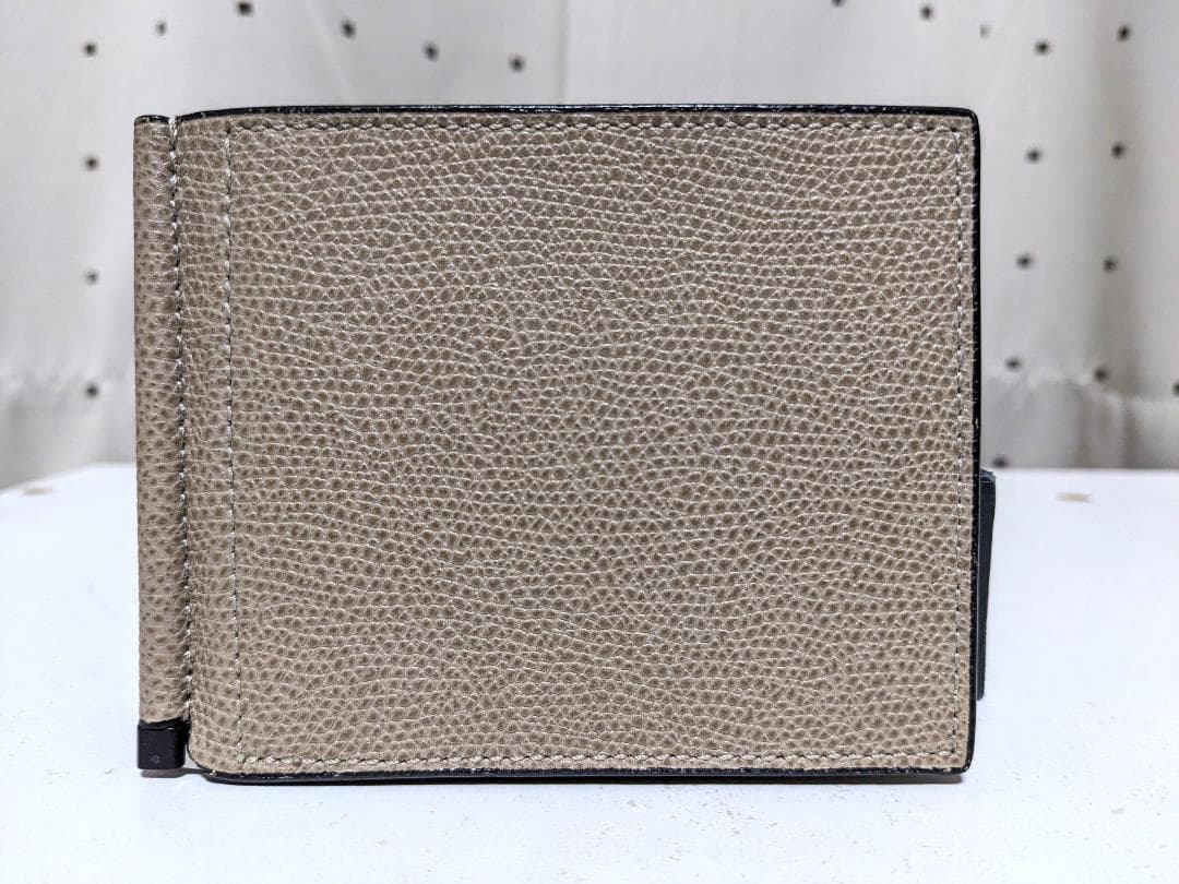 未使用品 ヴァレクストラ ソフトカーフスキン 二つ折り マネークリップ 財布