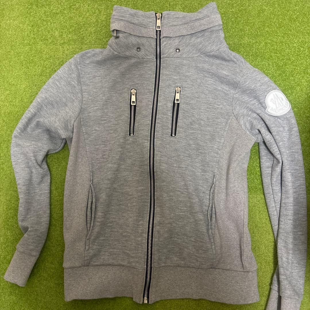 モンクレール　パーカー