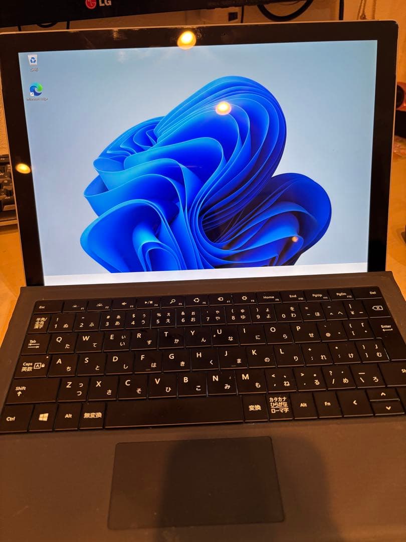 Surface Pro5 タイプカバー付 12インチ 軽量 持ち運びに便利