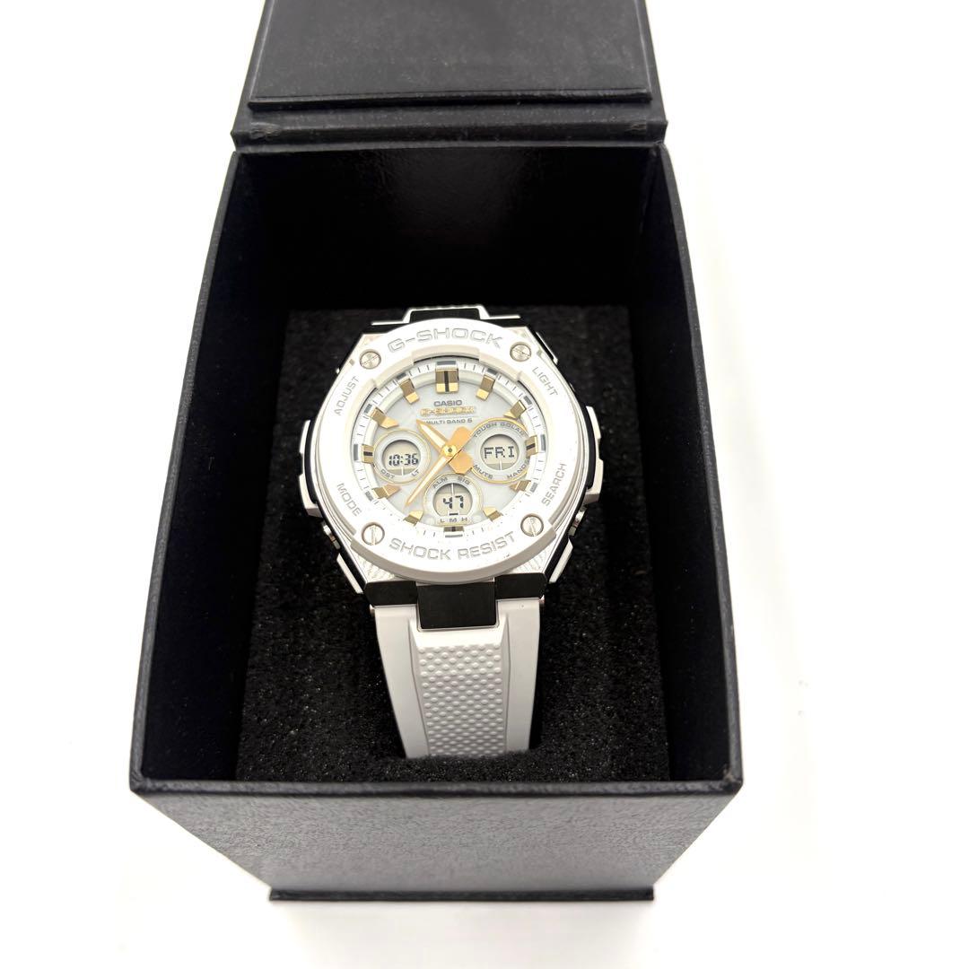 箱付き　美品 G-SHOCK GST-W300 電波ソーラー ホワイト　時計