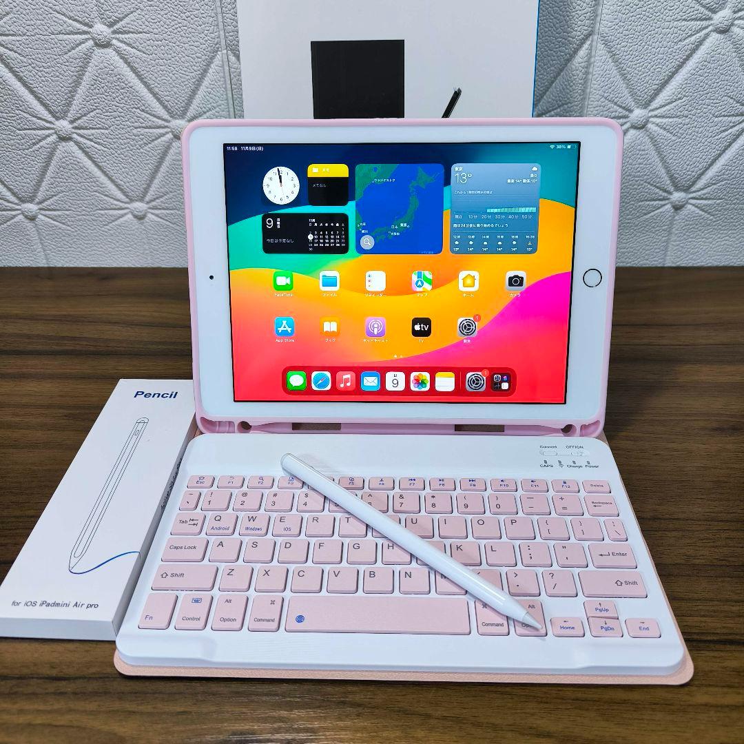 iPad 第6世代 Simフリー 32GB ケースとキーボード、タッチペン